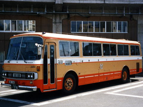 姫路22あ・990